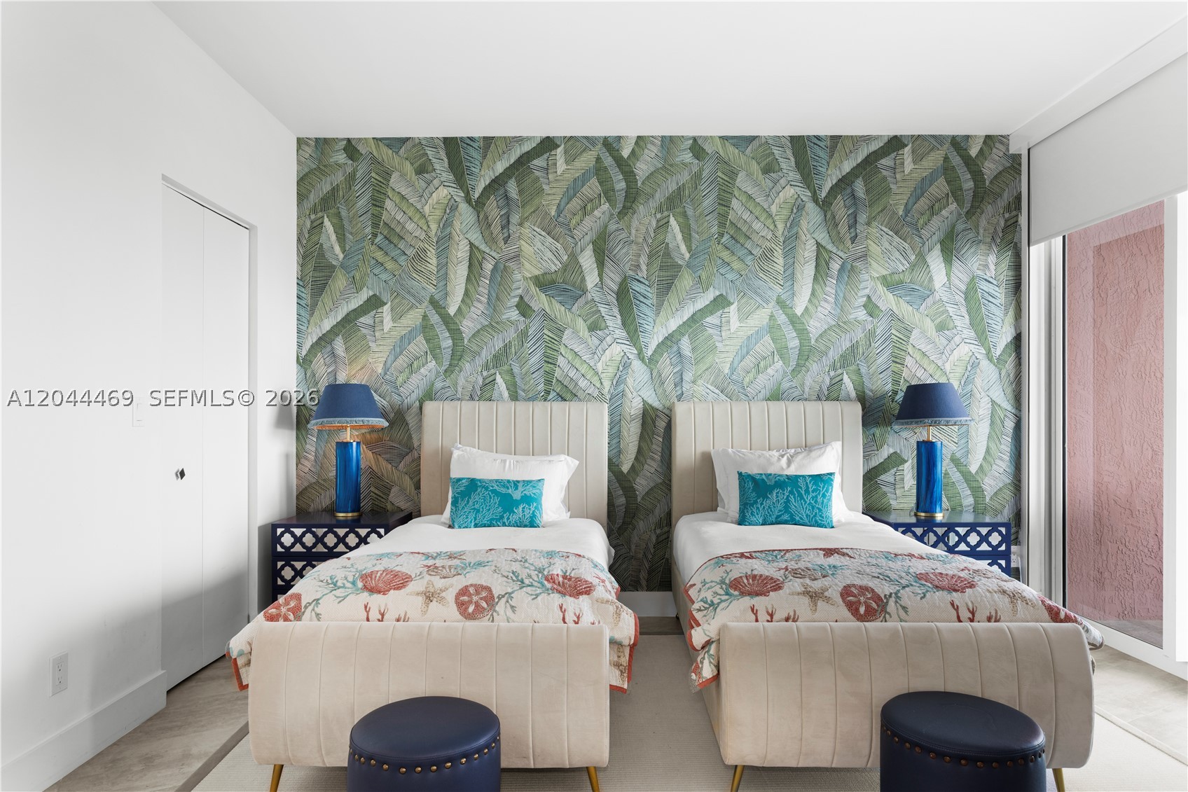 300 S Pointe Dr #3604, Miami Beach FL 33139