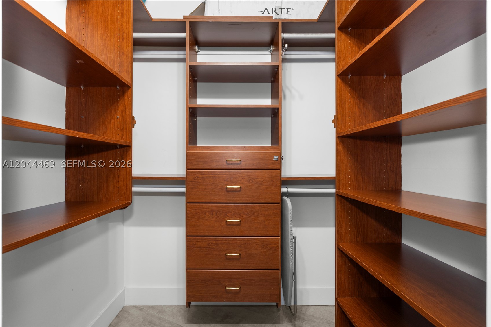 300 S Pointe Dr #3604, Miami Beach FL 33139