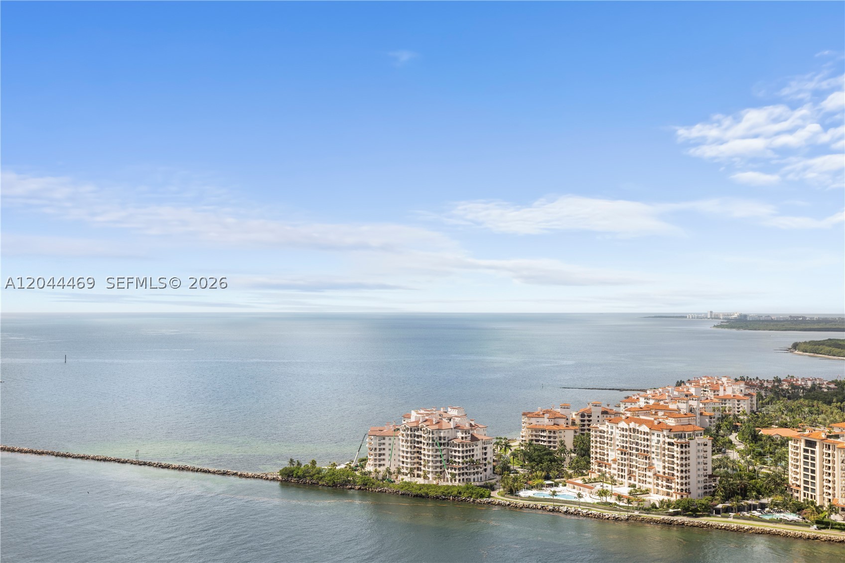 300 S Pointe Dr #3604, Miami Beach FL 33139