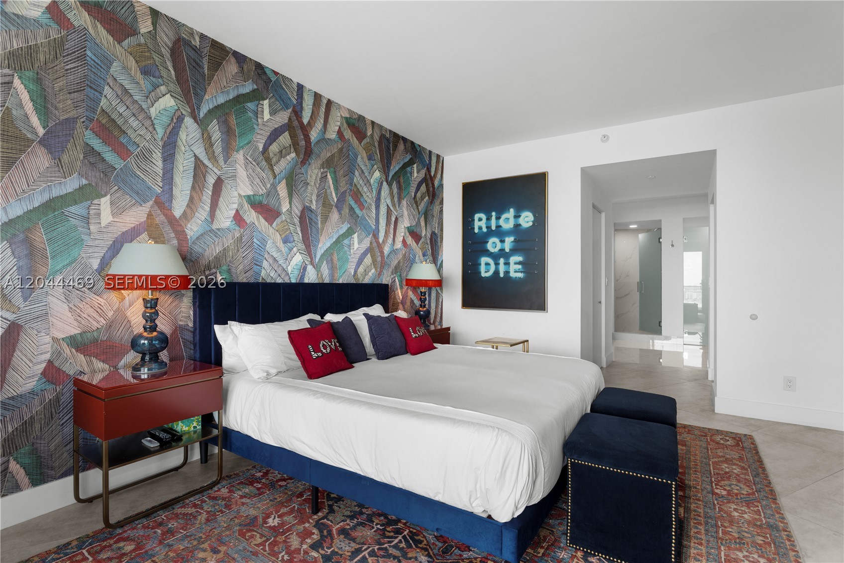 300 S Pointe Dr #3604, Miami Beach FL 33139