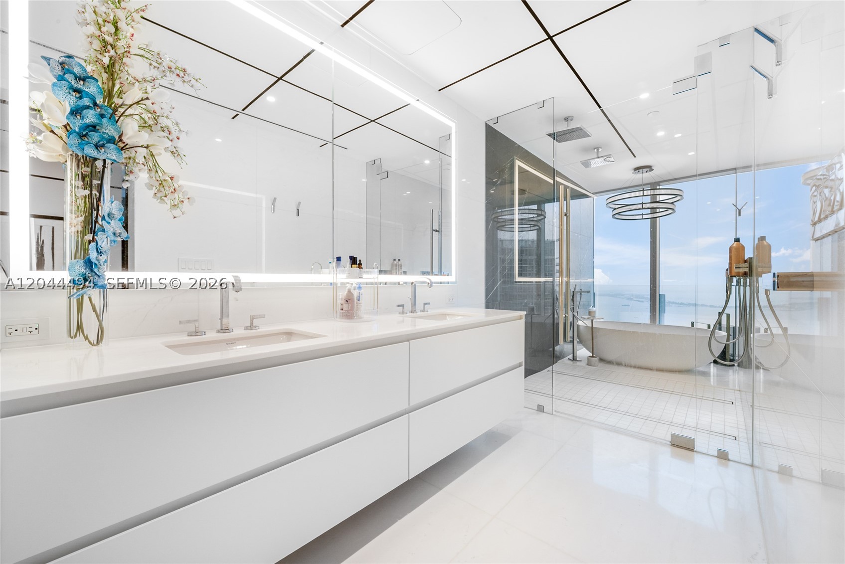300 Biscayne Blvd Way #5104, Miami FL 33131