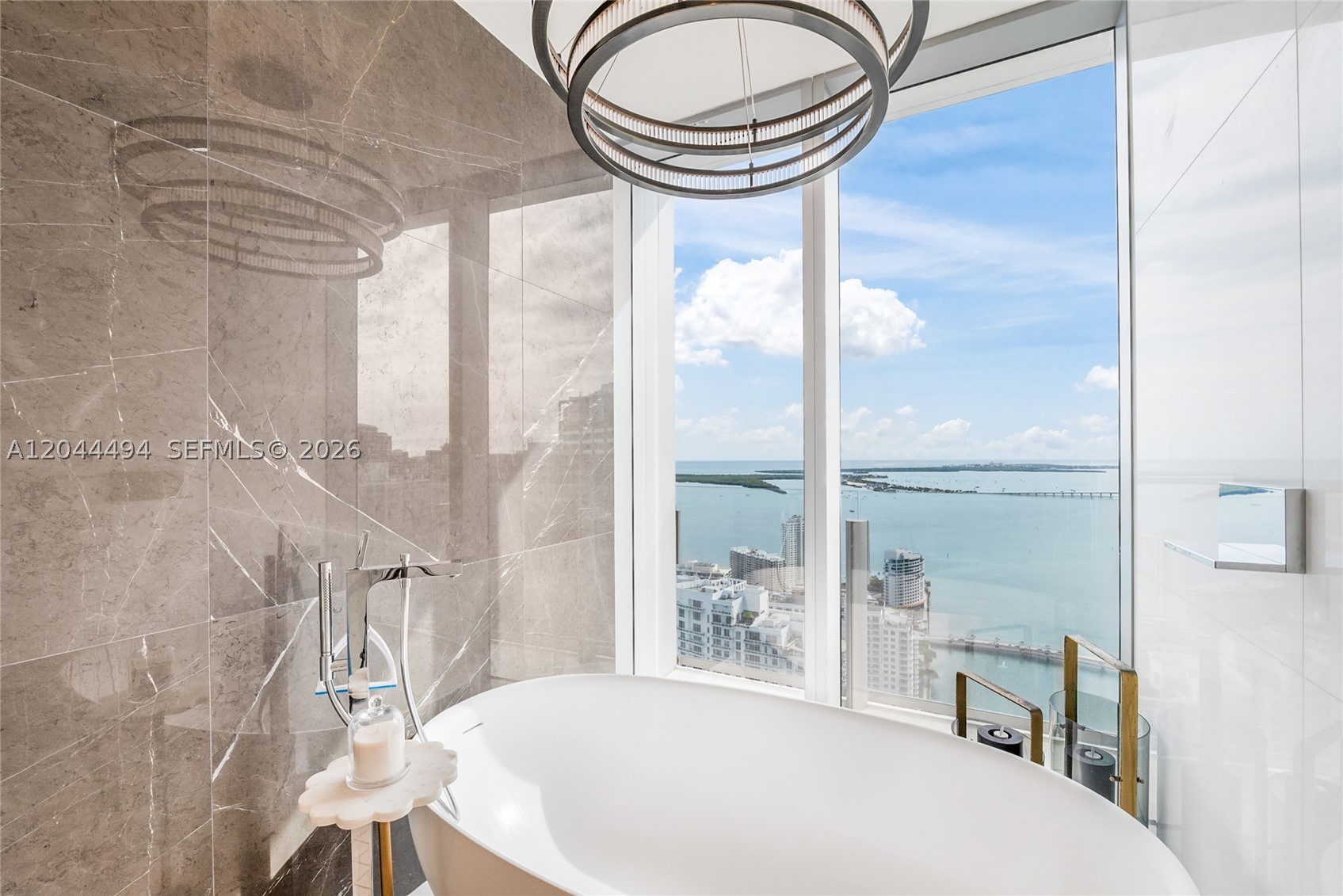300 Biscayne Blvd Way #5104, Miami FL 33131