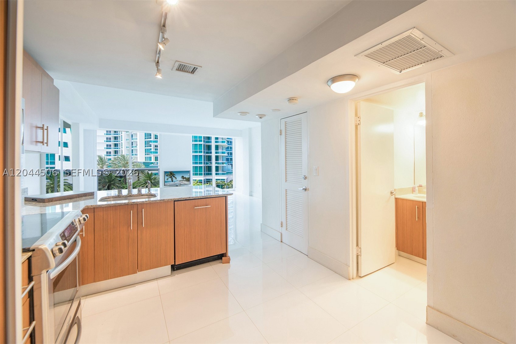 10275 E Collins Ave #502, Bal Harbour FL 33154