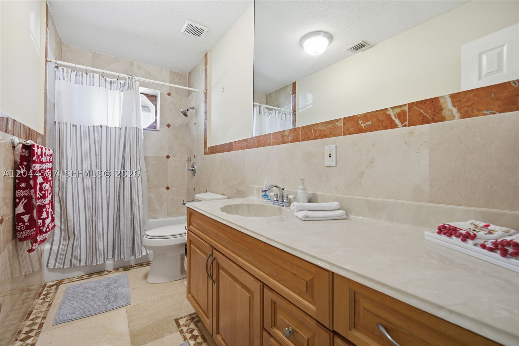 713 Diplomat Pkwy, Hallandale Beach FL 33009
