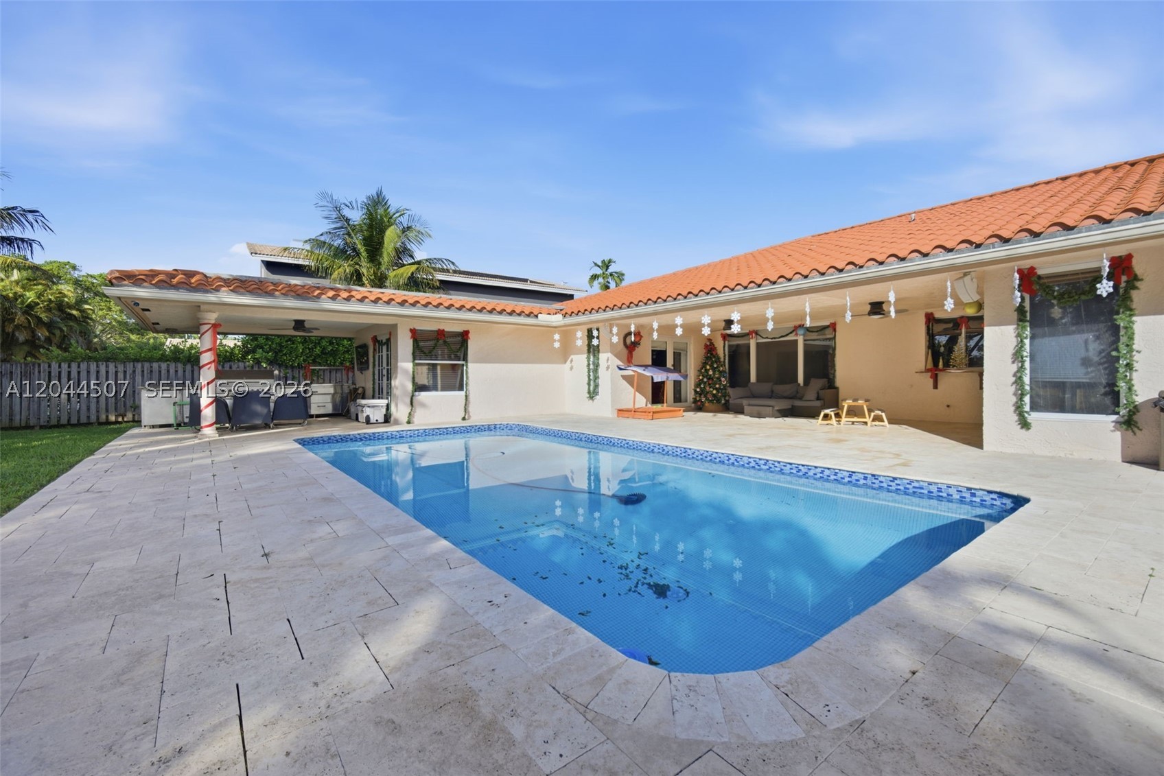 713 Diplomat Pkwy, Hallandale Beach FL 33009