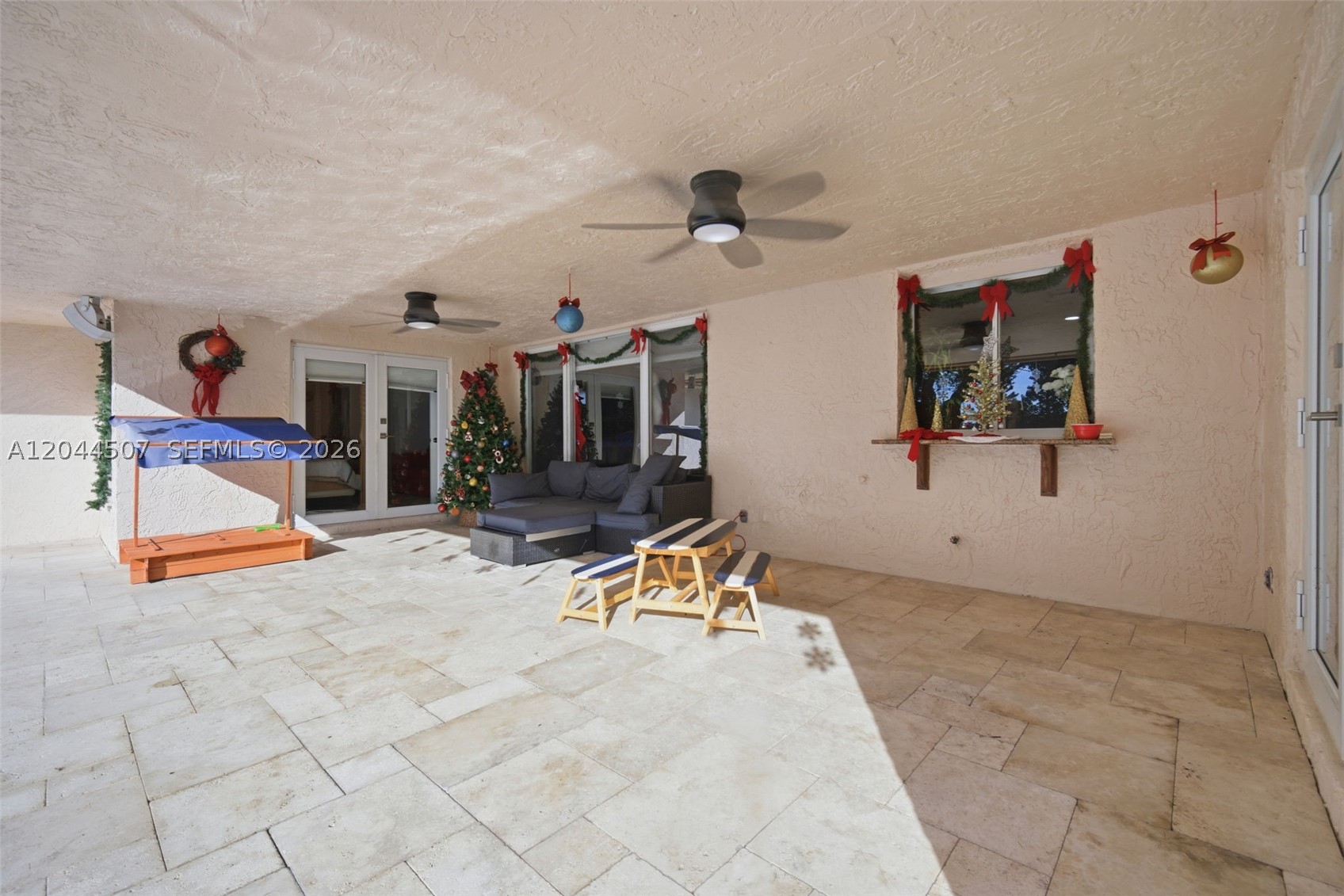 713 Diplomat Pkwy, Hallandale Beach FL 33009