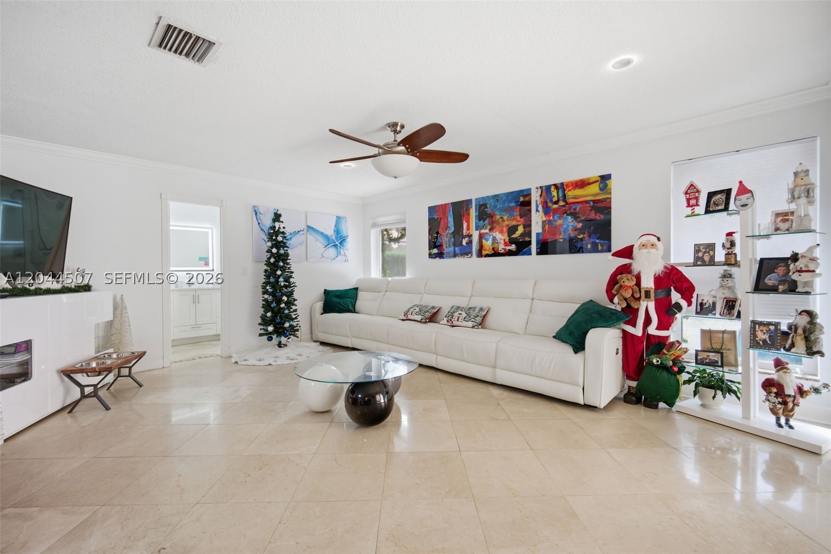 713 Diplomat Pkwy, Hallandale Beach FL 33009