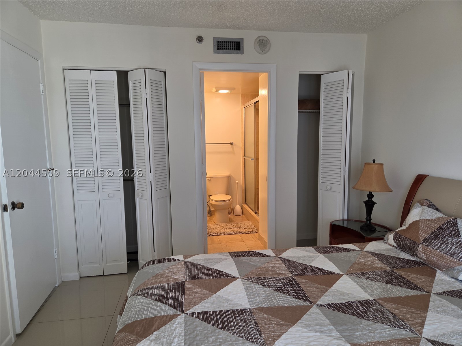 Hollywood FL 33019 - A12044509