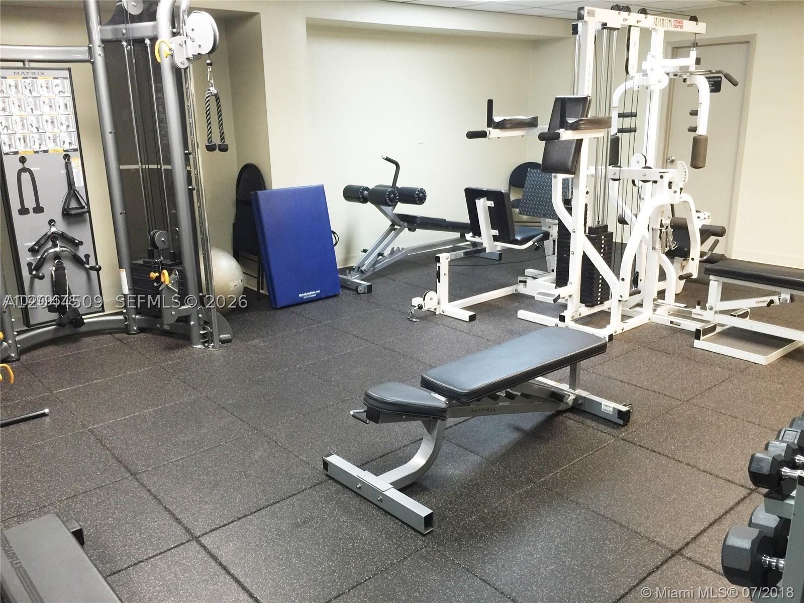 Hollywood FL 33019 - A12044509