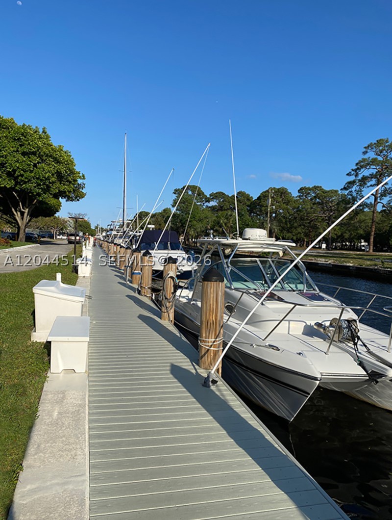1000 River Reach Dr #516, Fort Lauderdale FL 33315