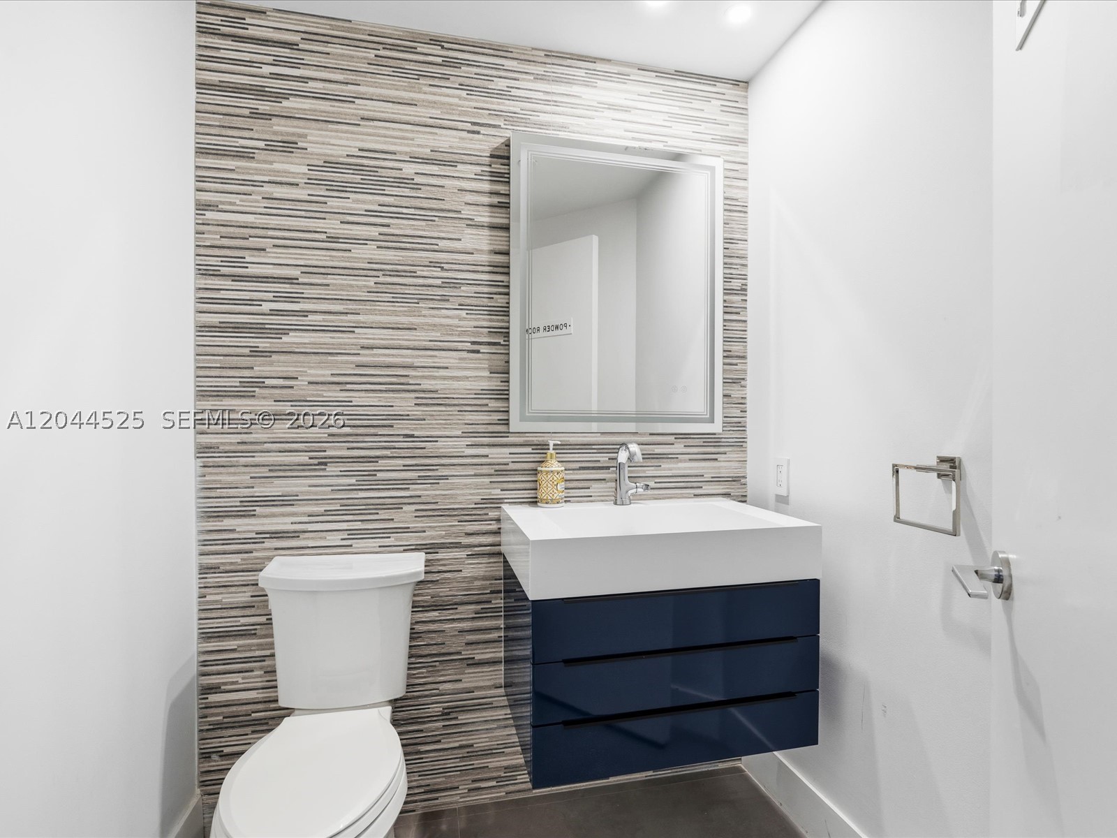 3802 NE 207th St #1101, Aventura FL 33180