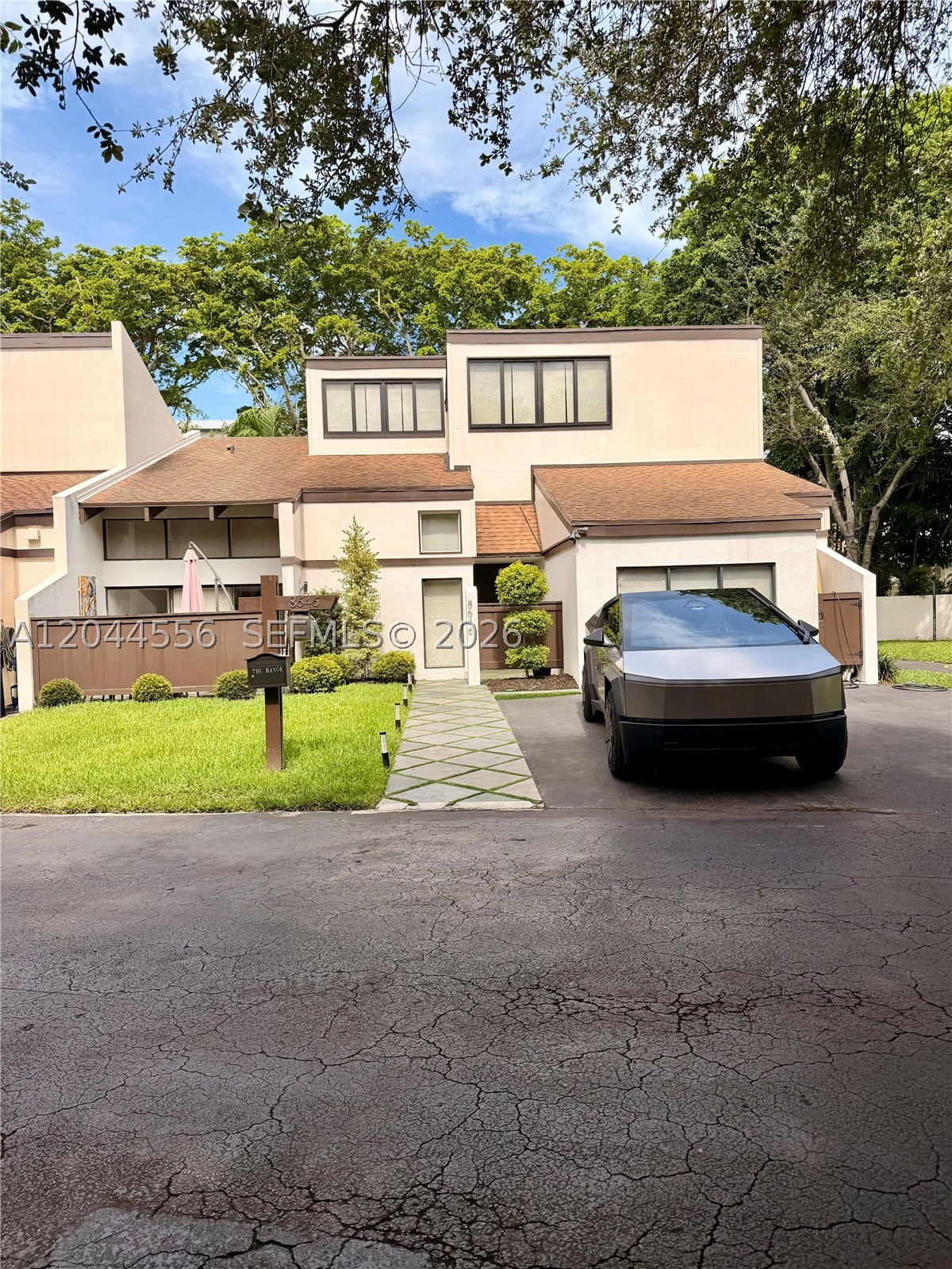8646 SW 94th St, Miami FL 33156