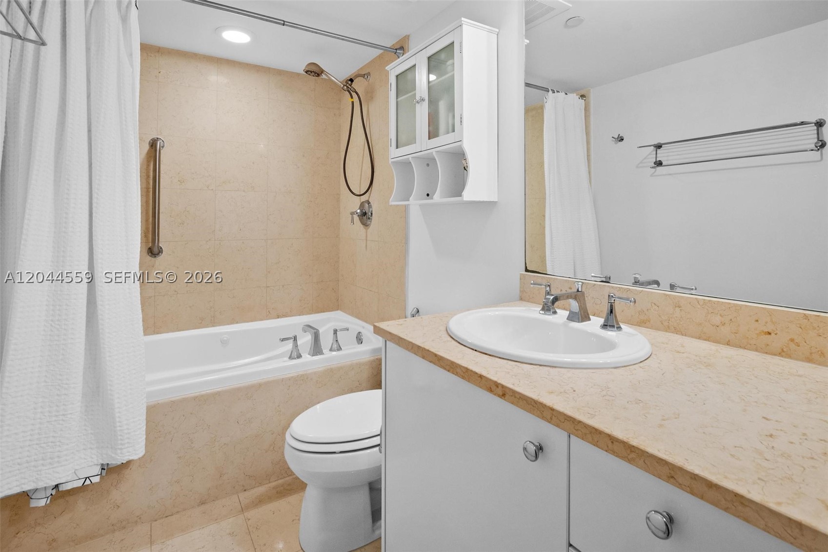 19900 E Country Club Dr #212, Aventura FL 33180