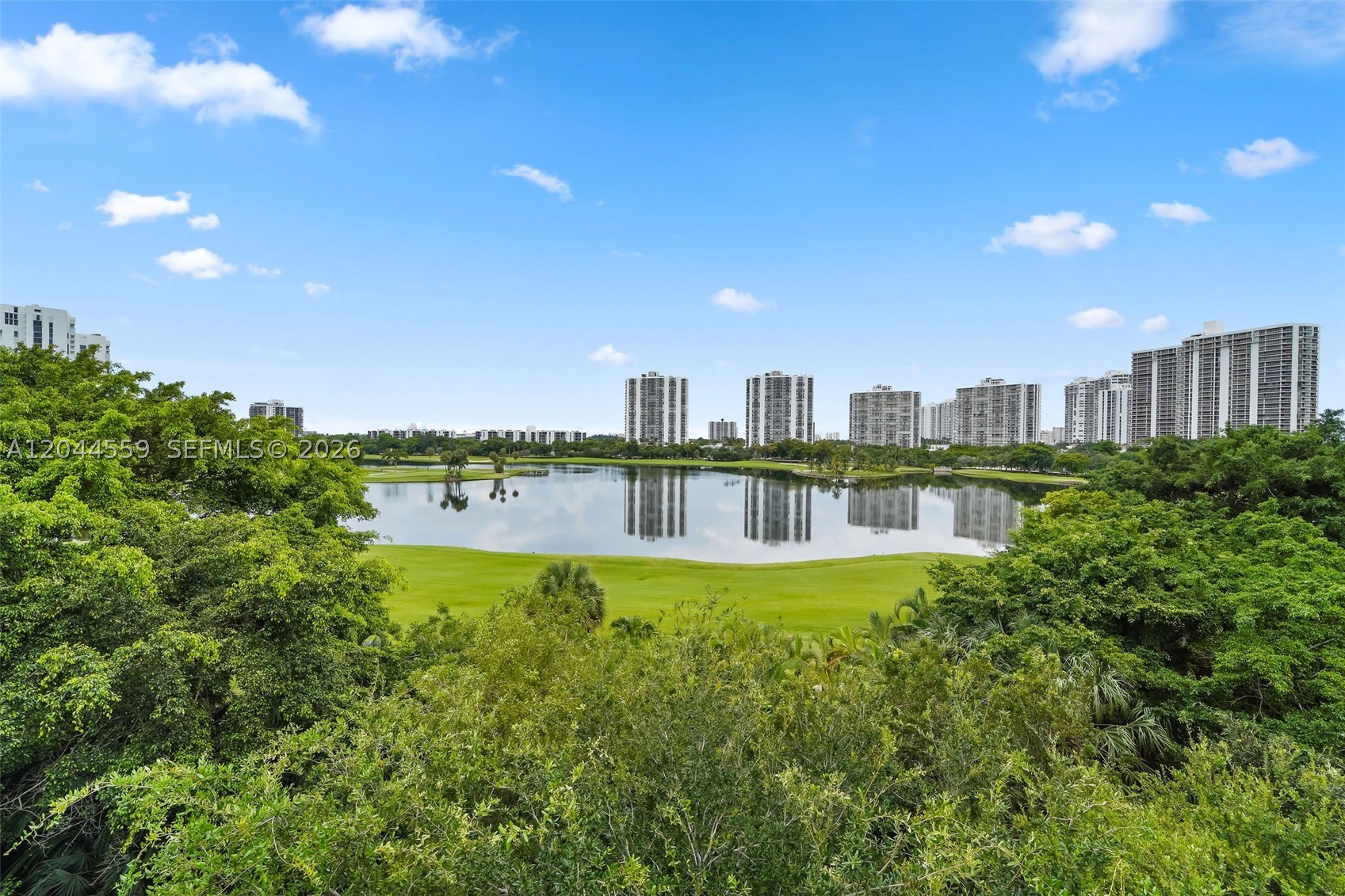 19900 E Country Club Dr #212, Aventura FL 33180