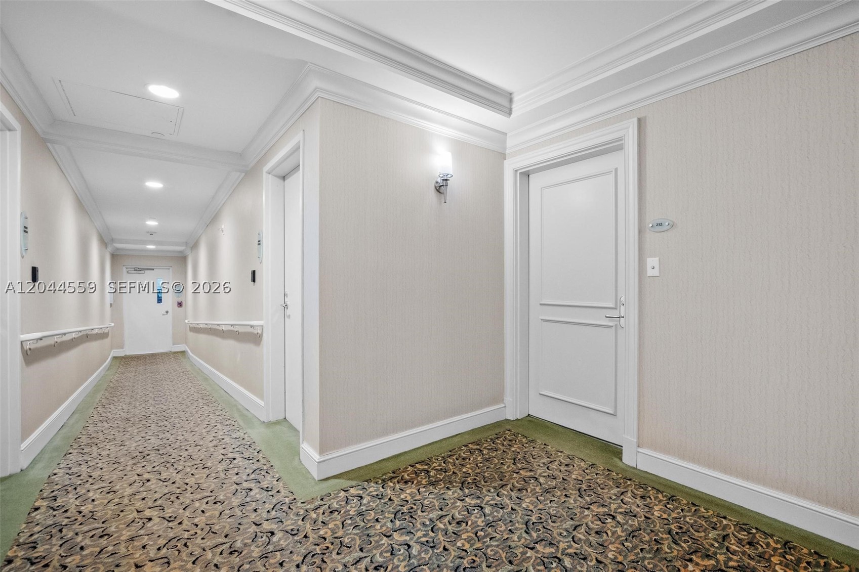 19900 E Country Club Dr #212, Aventura FL 33180