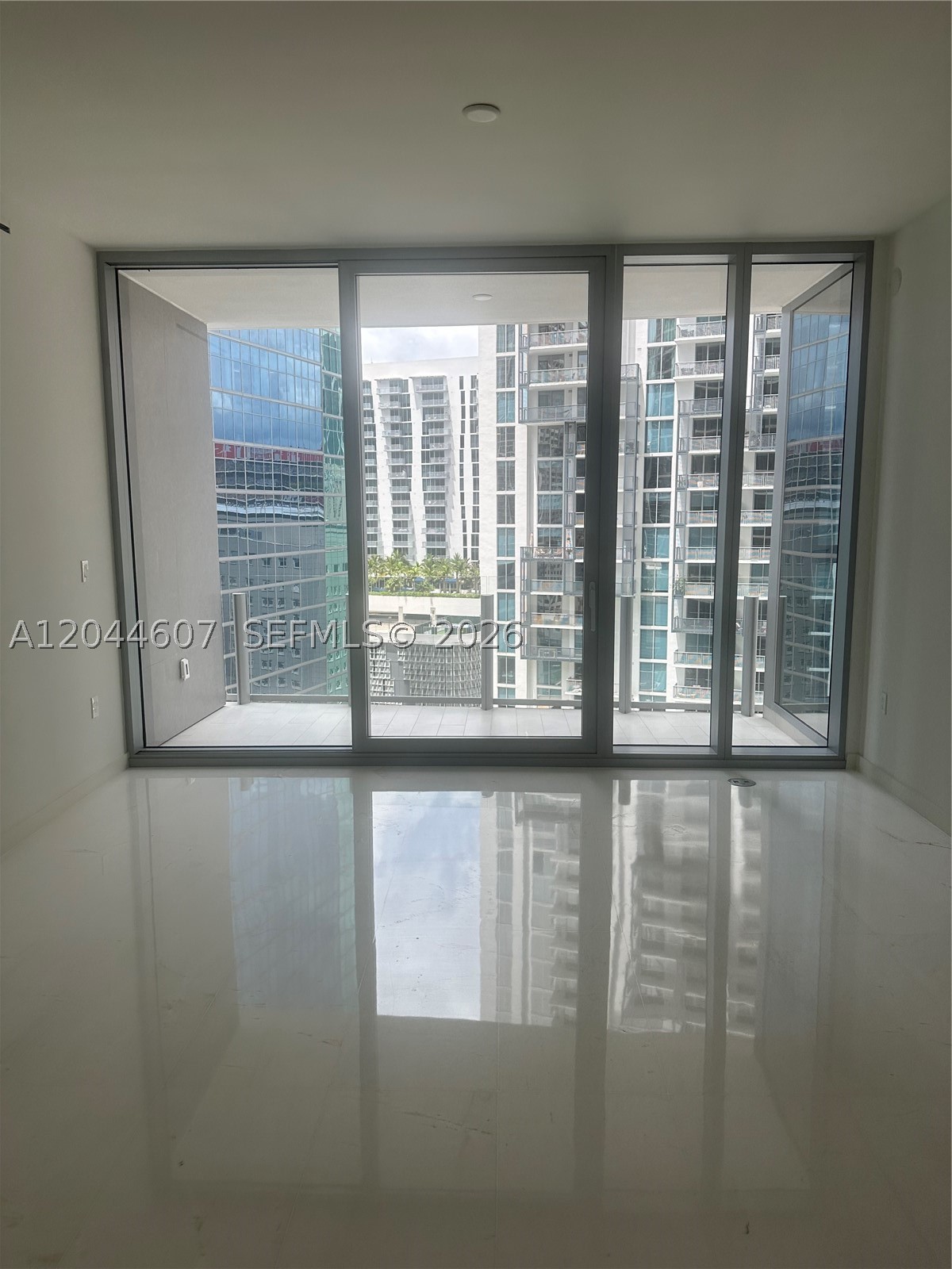 300 Biscayne Blvd Way #1909, Miami FL 33131