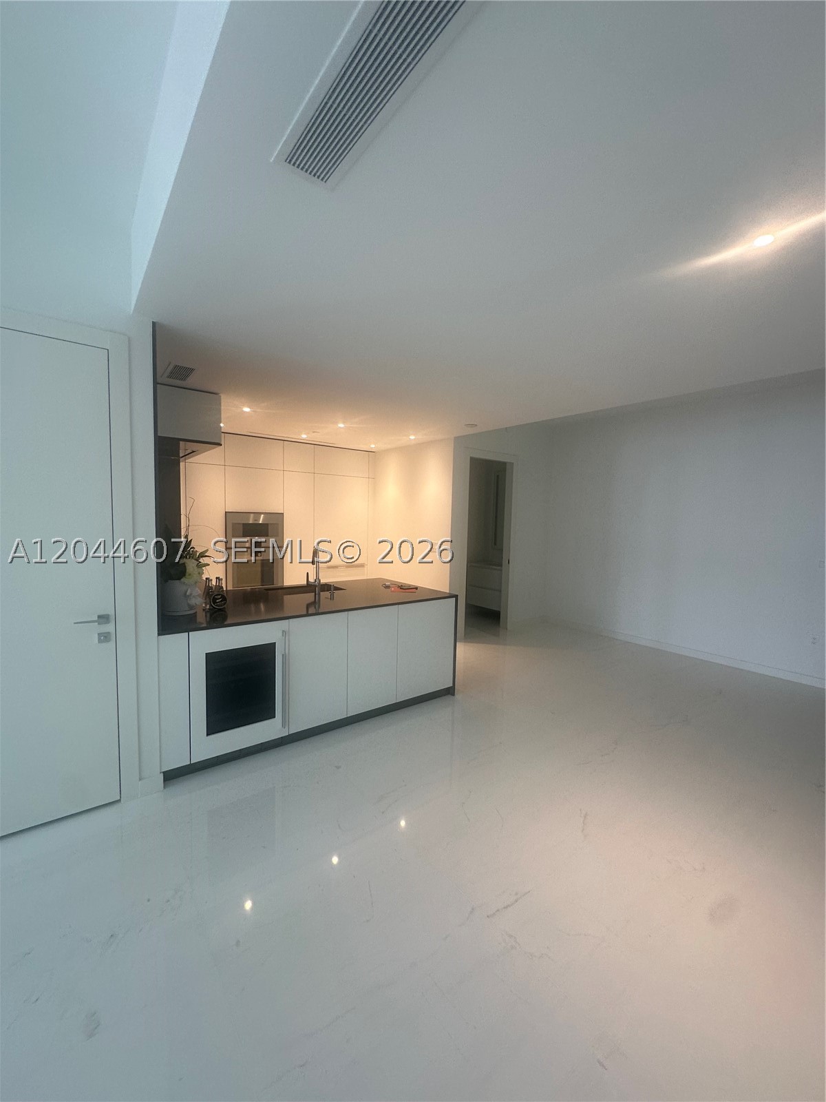 300 Biscayne Blvd Way #1909, Miami FL 33131