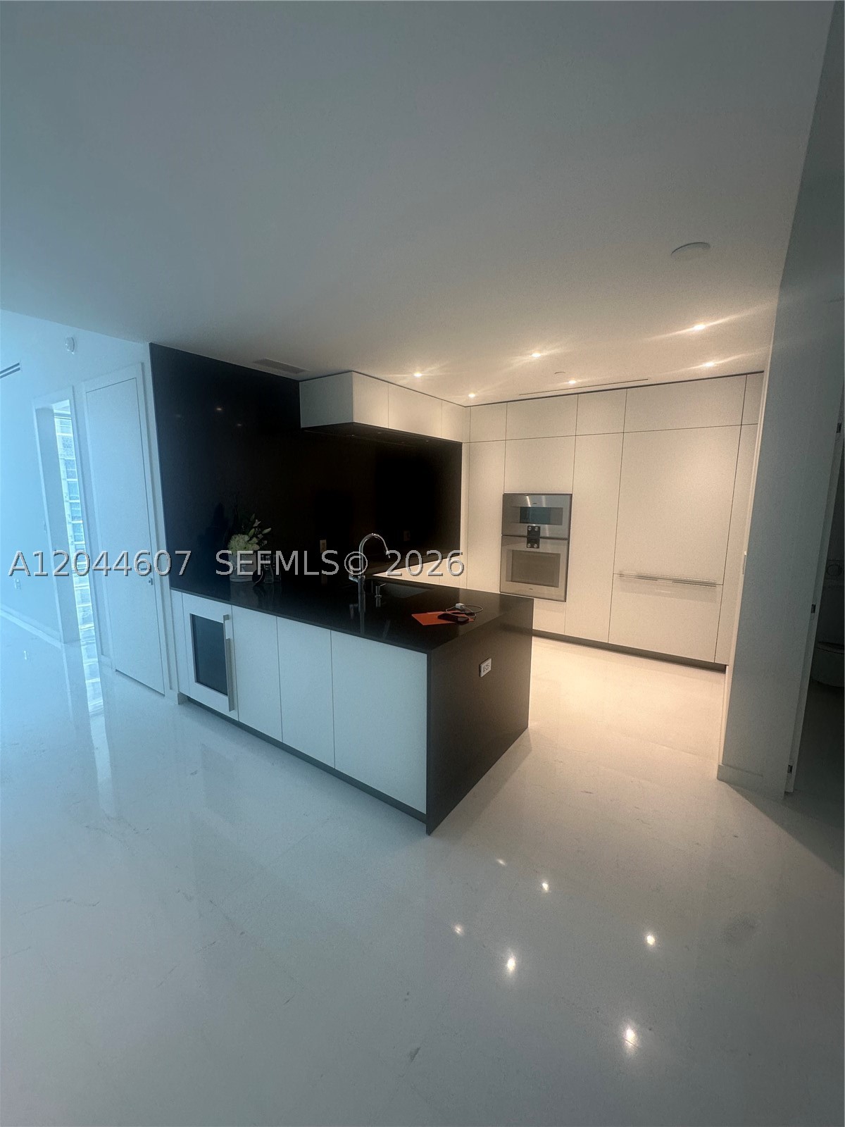 300 Biscayne Blvd Way #1909, Miami FL 33131