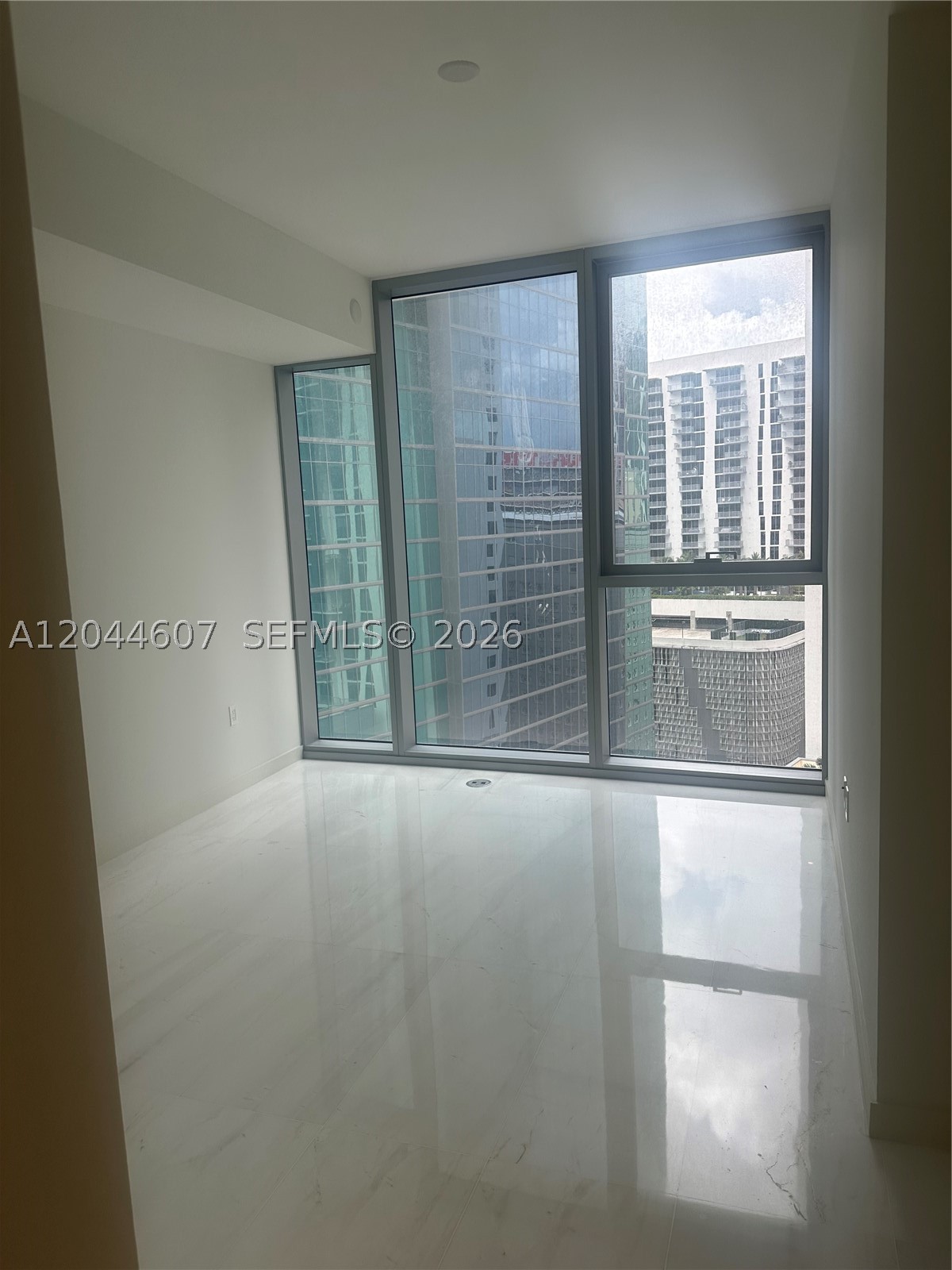 300 Biscayne Blvd Way #1909, Miami FL 33131