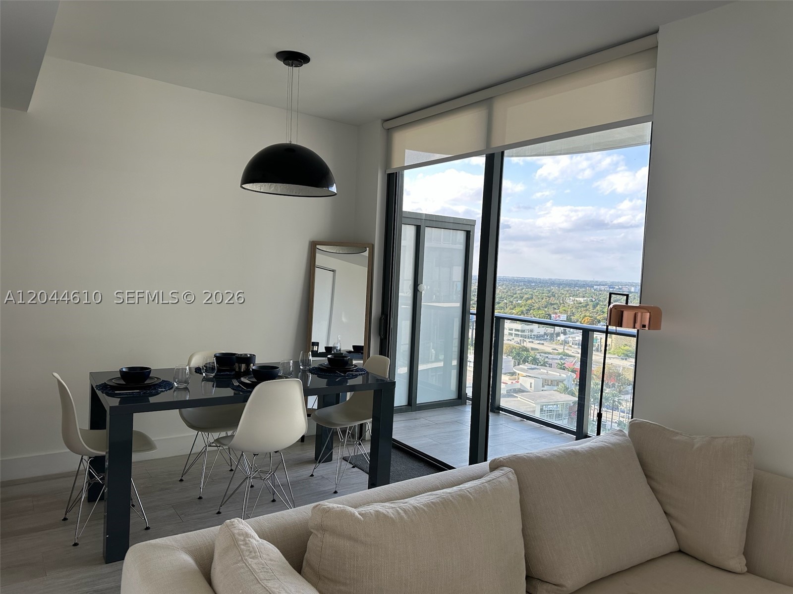 121 NE 34th St #1915, Miami FL 33137