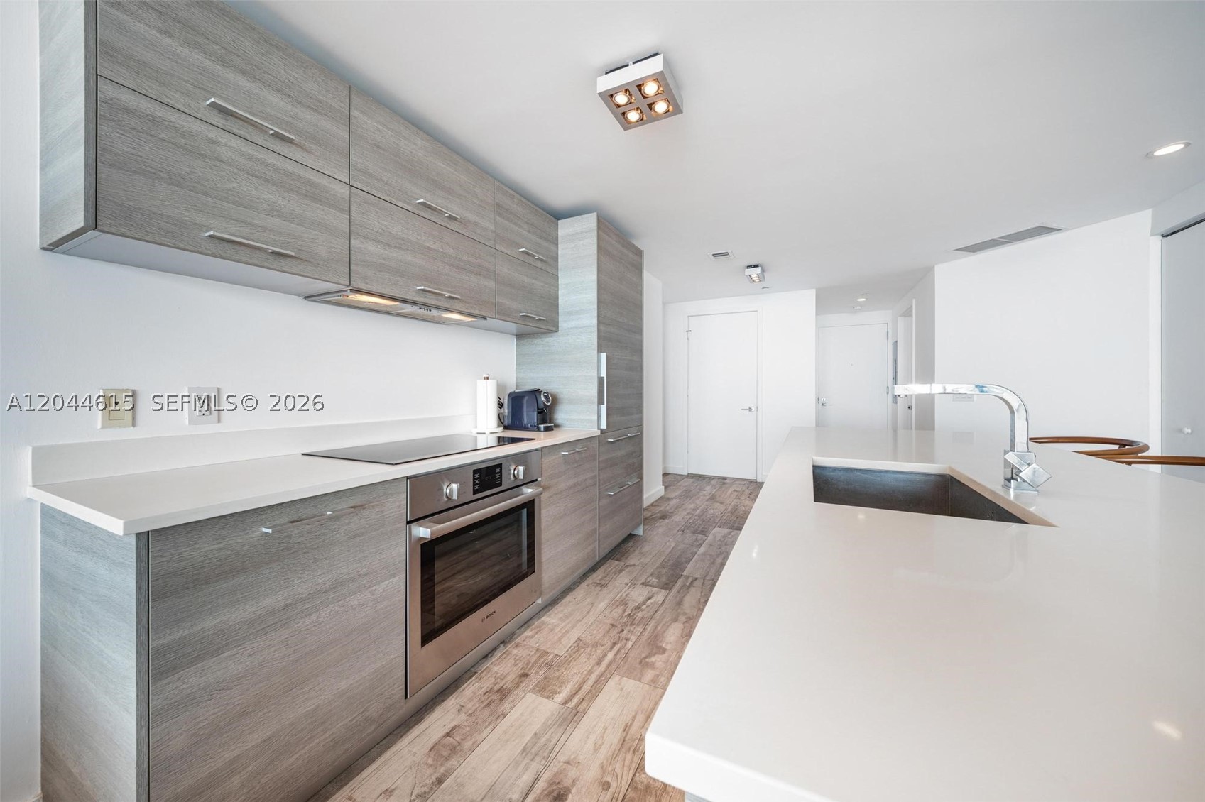 650 NE 32nd St #4805, Miami FL 33137