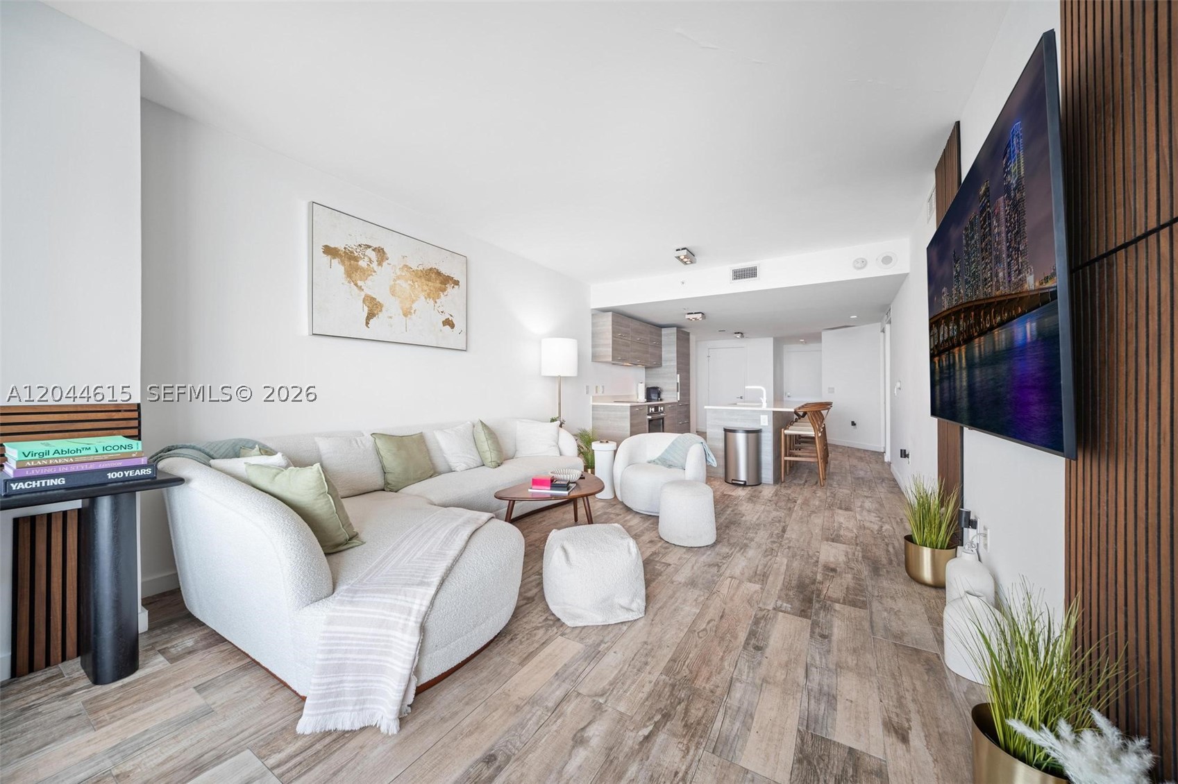 650 NE 32nd St #4805, Miami FL 33137