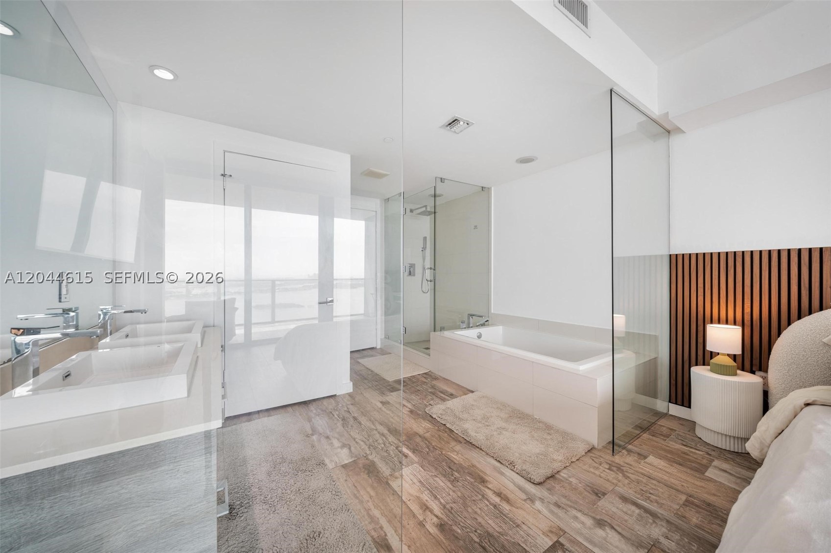 650 NE 32nd St #4805, Miami FL 33137