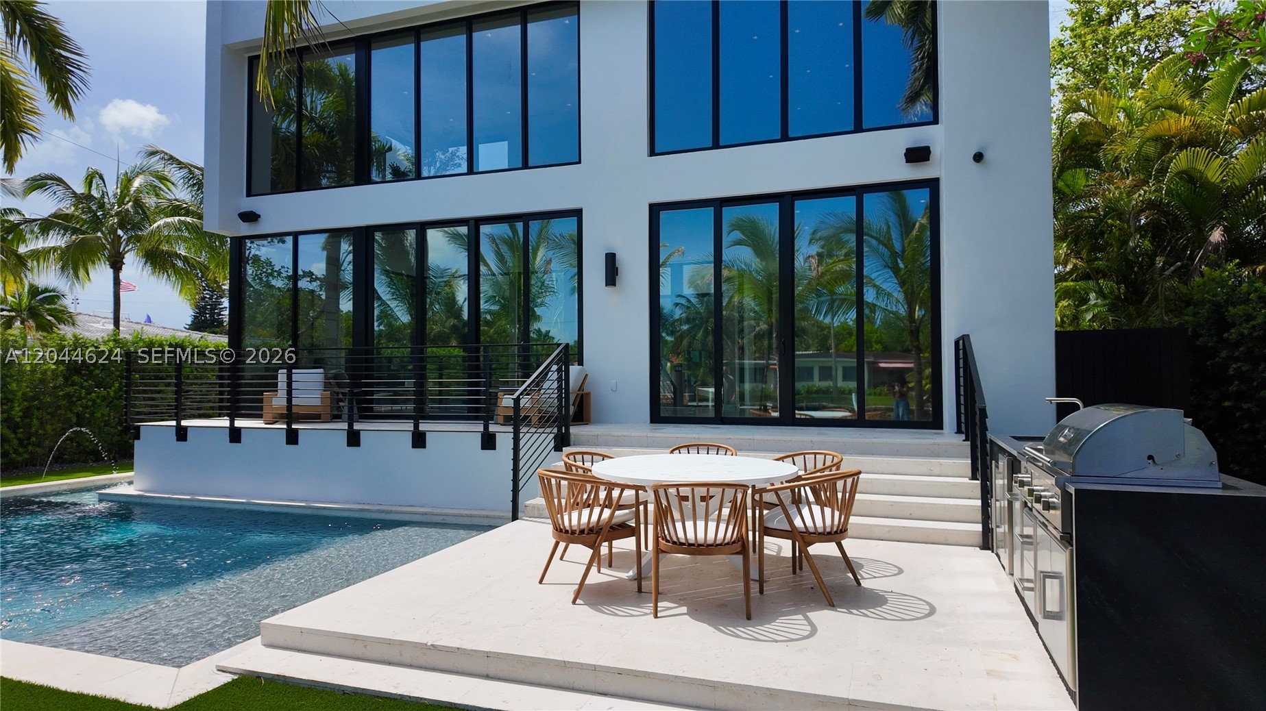 570 S Shore Dr, Miami Beach FL 33141