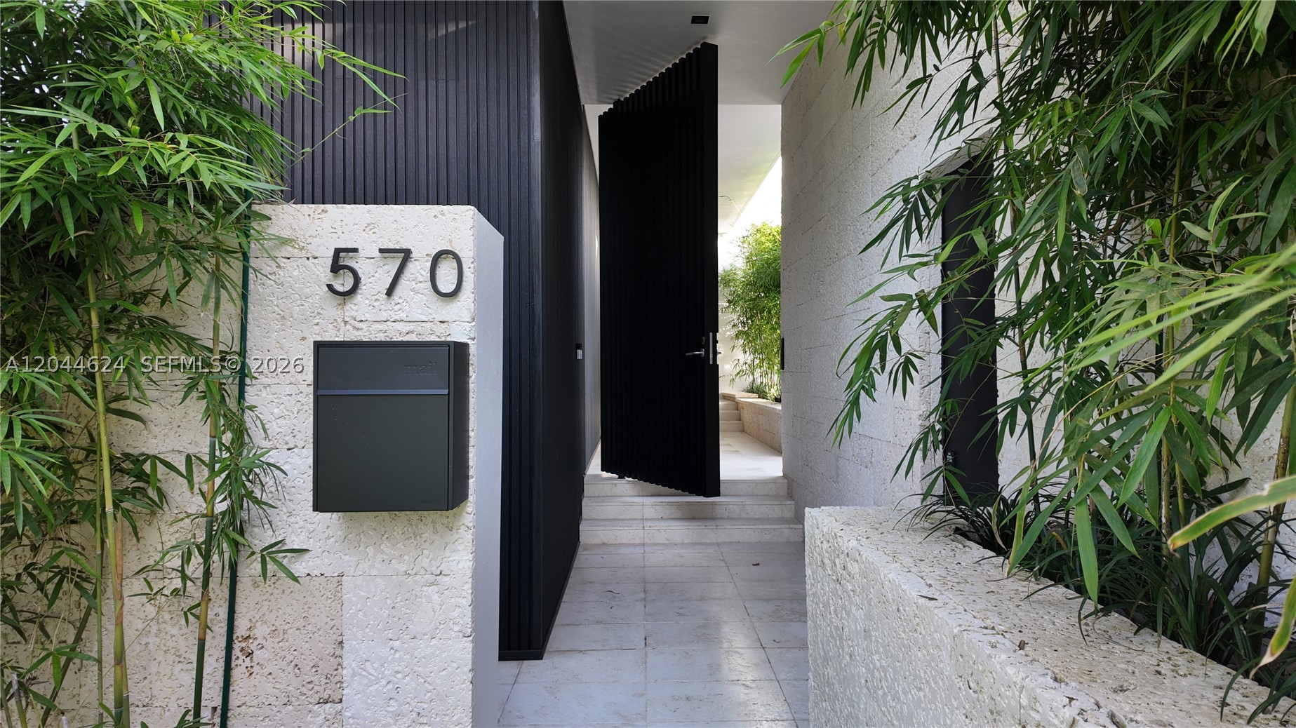 570 S Shore Dr, Miami Beach FL 33141