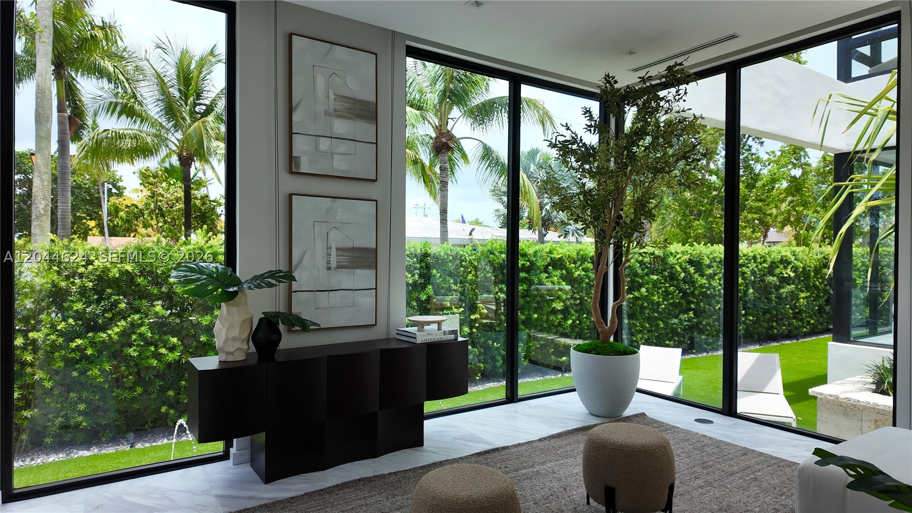570 S Shore Dr, Miami Beach FL 33141