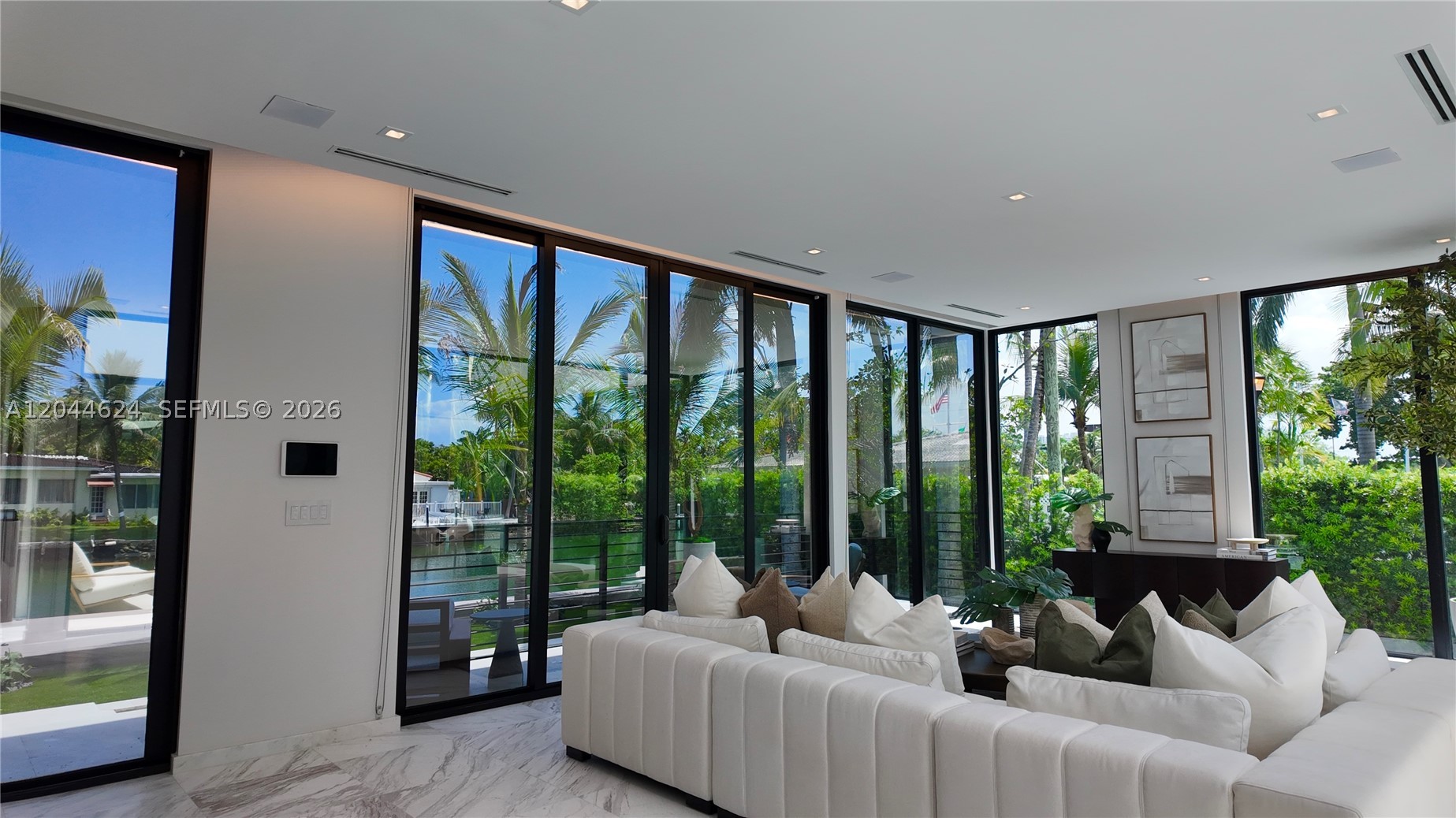 570 S Shore Dr, Miami Beach FL 33141