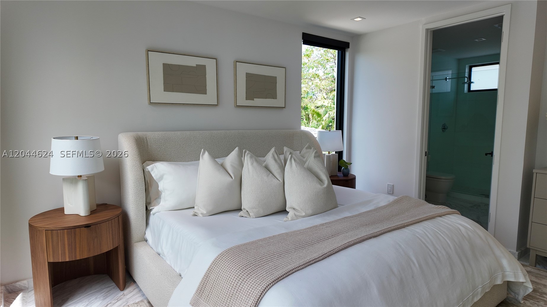 570 S Shore Dr, Miami Beach FL 33141