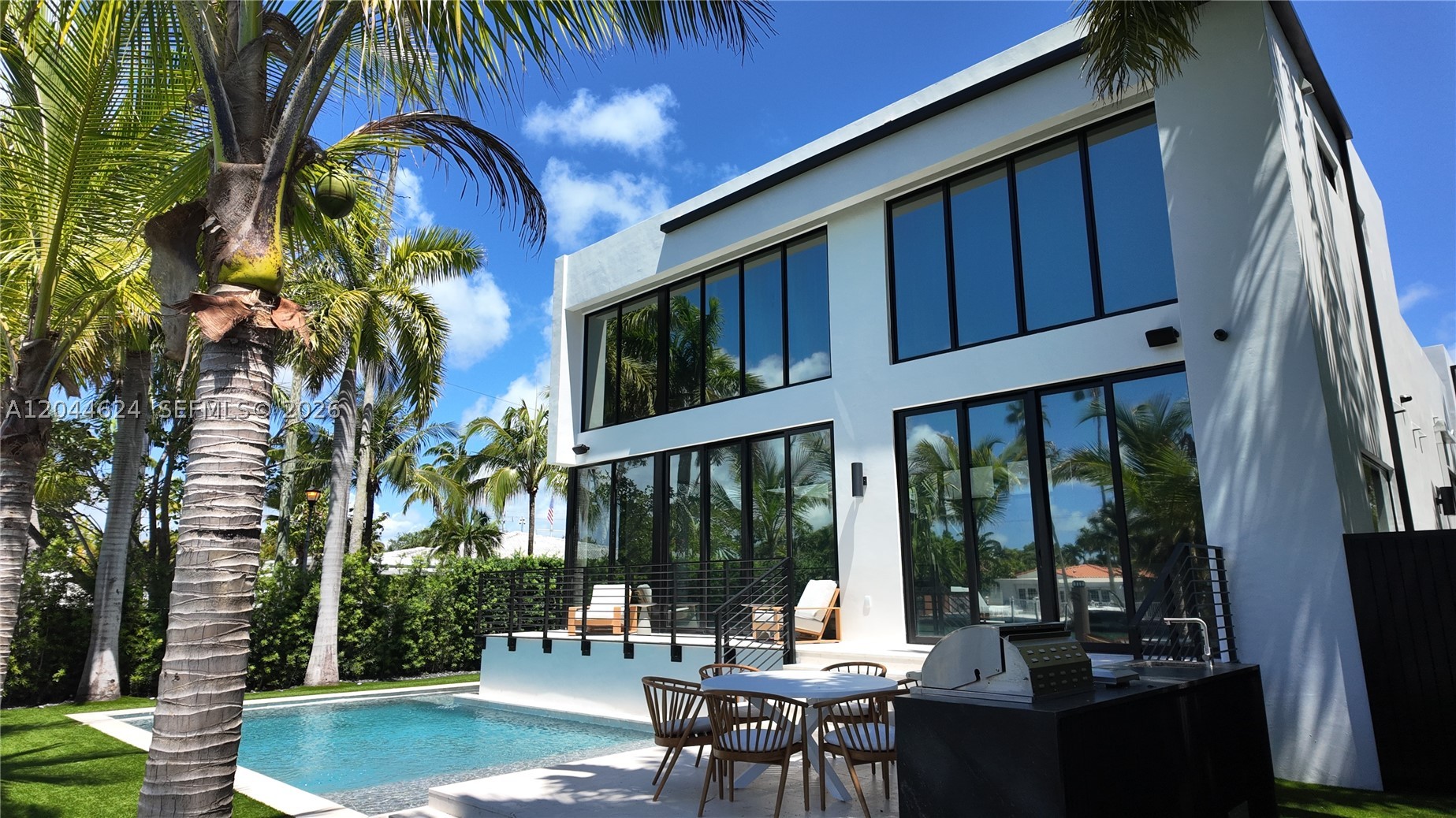 570 S Shore Dr, Miami Beach FL 33141