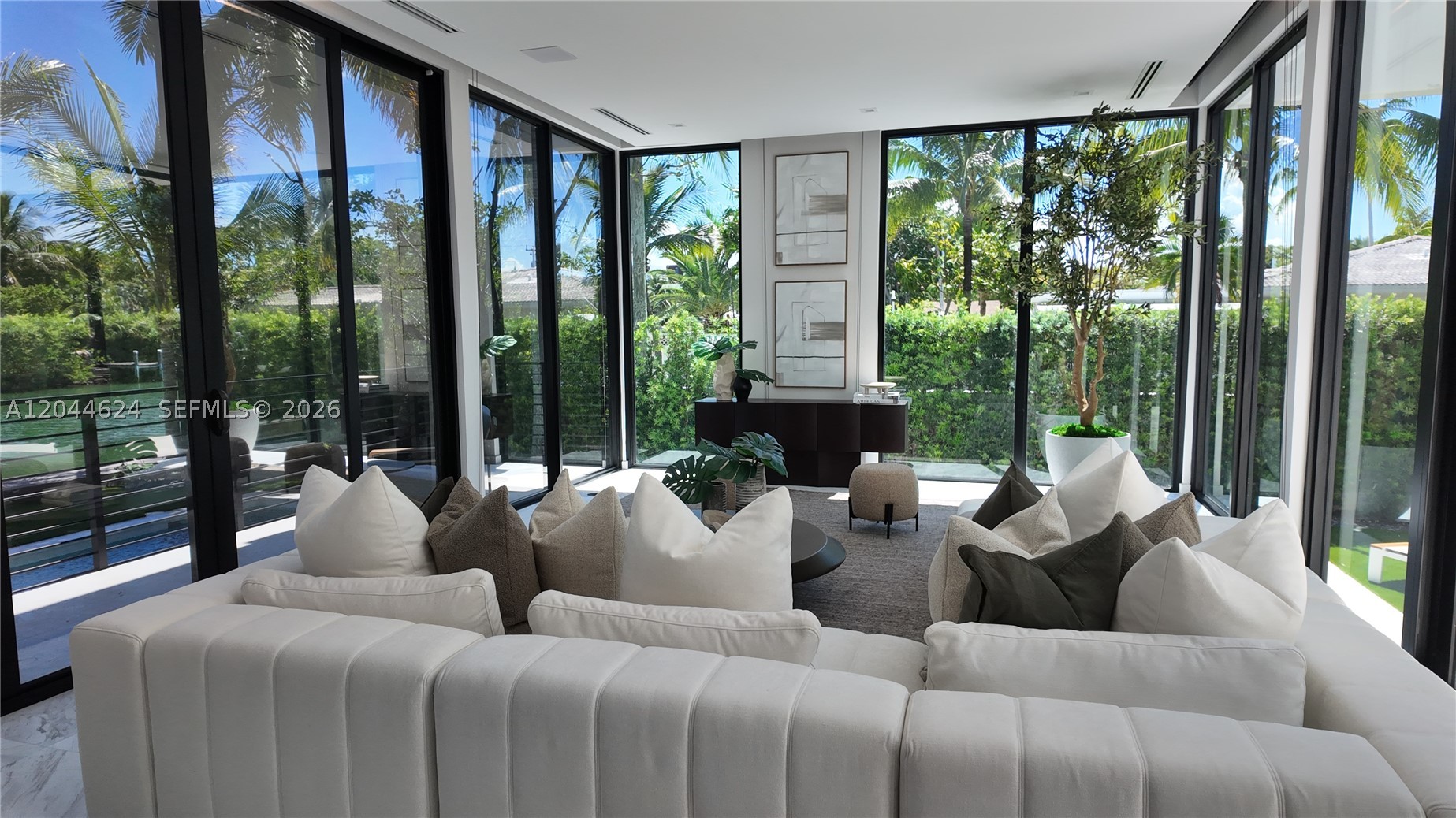 570 S Shore Dr, Miami Beach FL 33141