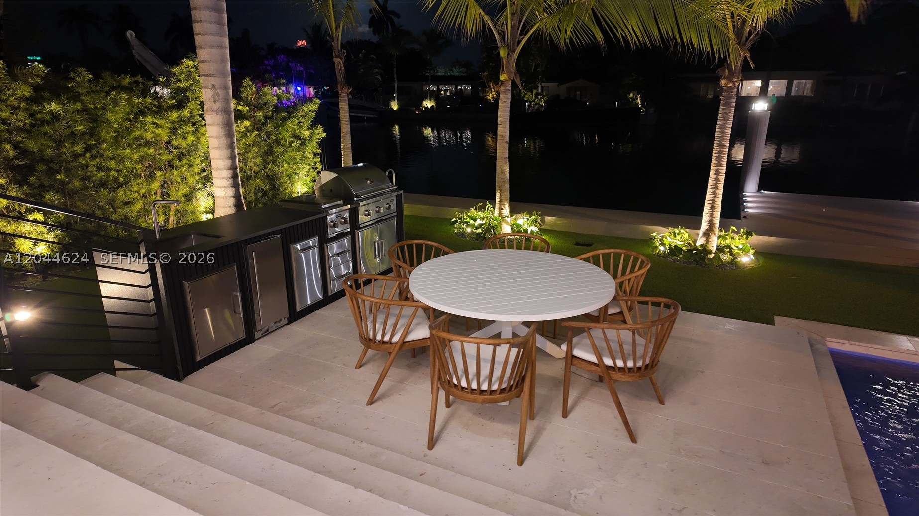 570 S Shore Dr, Miami Beach FL 33141