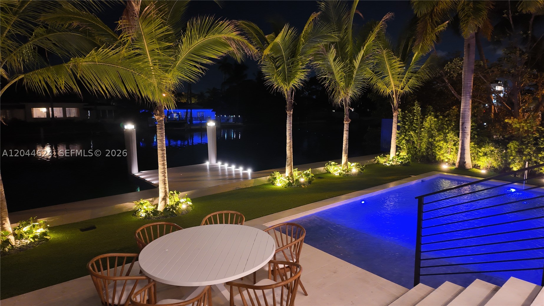 570 S Shore Dr, Miami Beach FL 33141