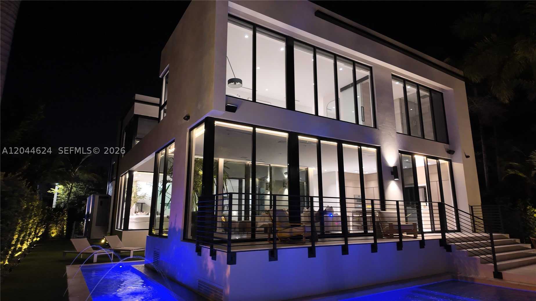 570 S Shore Dr, Miami Beach FL 33141
