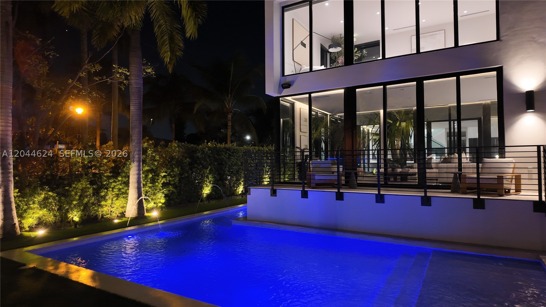 570 S Shore Dr, Miami Beach FL 33141