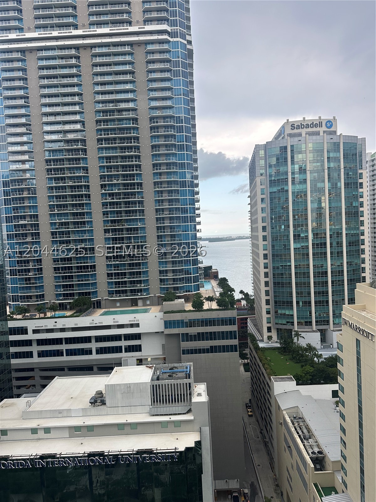 1060 Brickell Ave #2505, Miami FL 33131