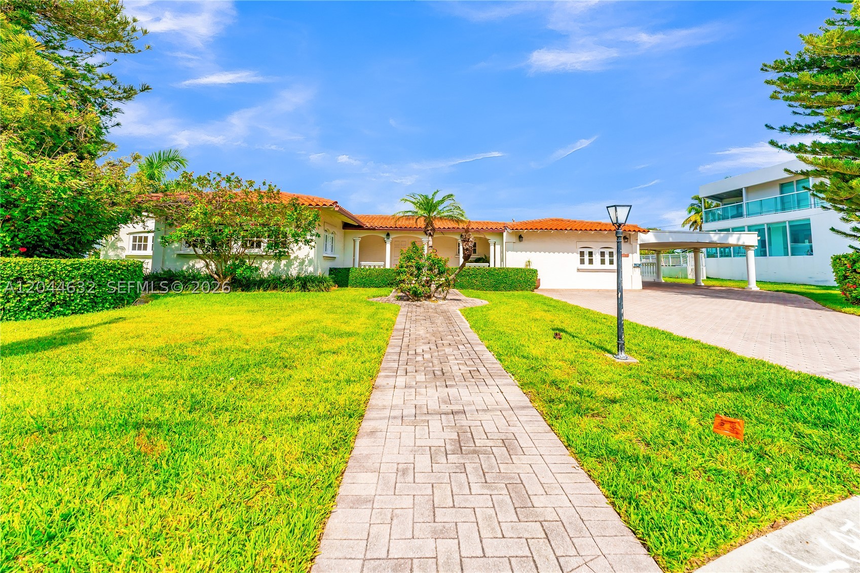 7500 W Treasure Dr, North Bay Village FL 33141