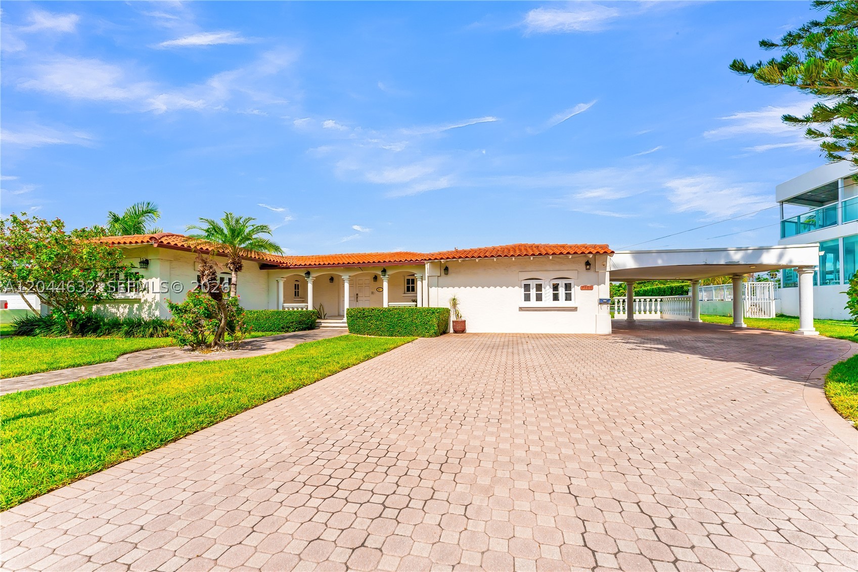 7500 W Treasure Dr, North Bay Village FL 33141