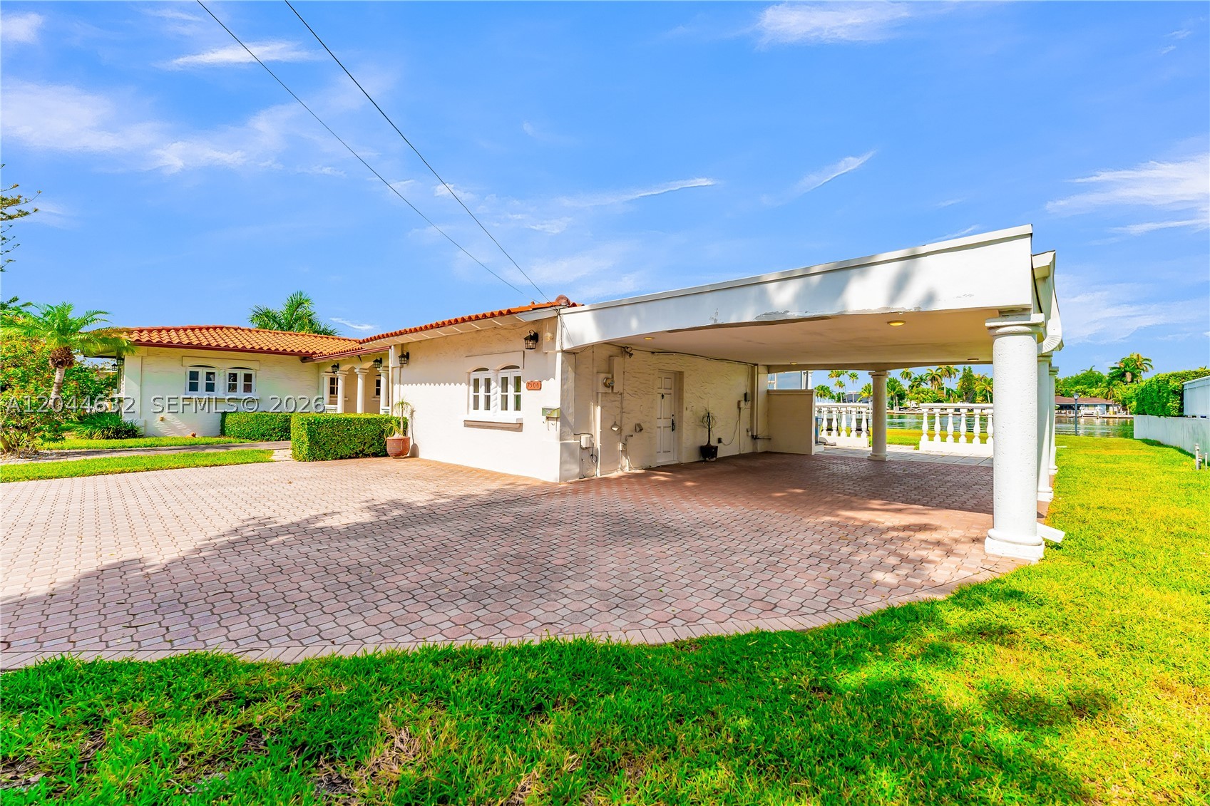 7500 W Treasure Dr, North Bay Village FL 33141