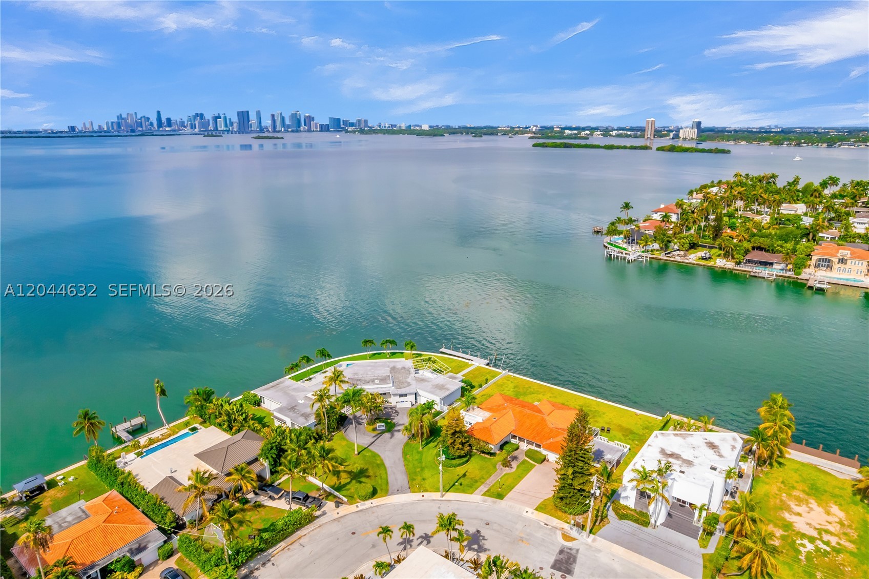 7500 W Treasure Dr, North Bay Village FL 33141