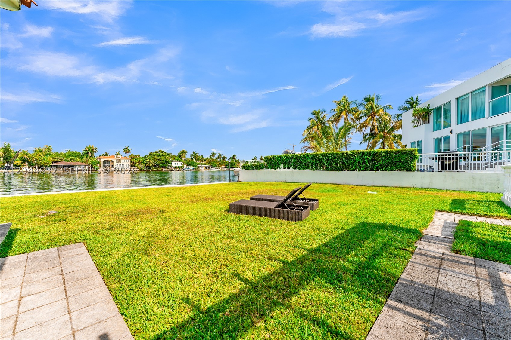 7500 W Treasure Dr, North Bay Village FL 33141
