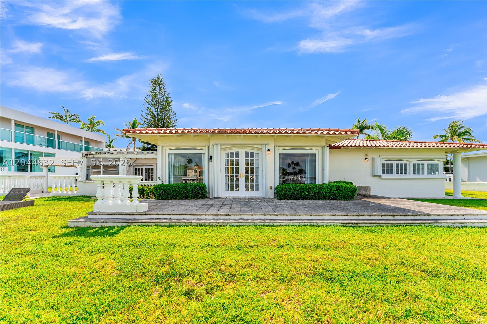 7500 W Treasure Dr, North Bay Village FL 33141