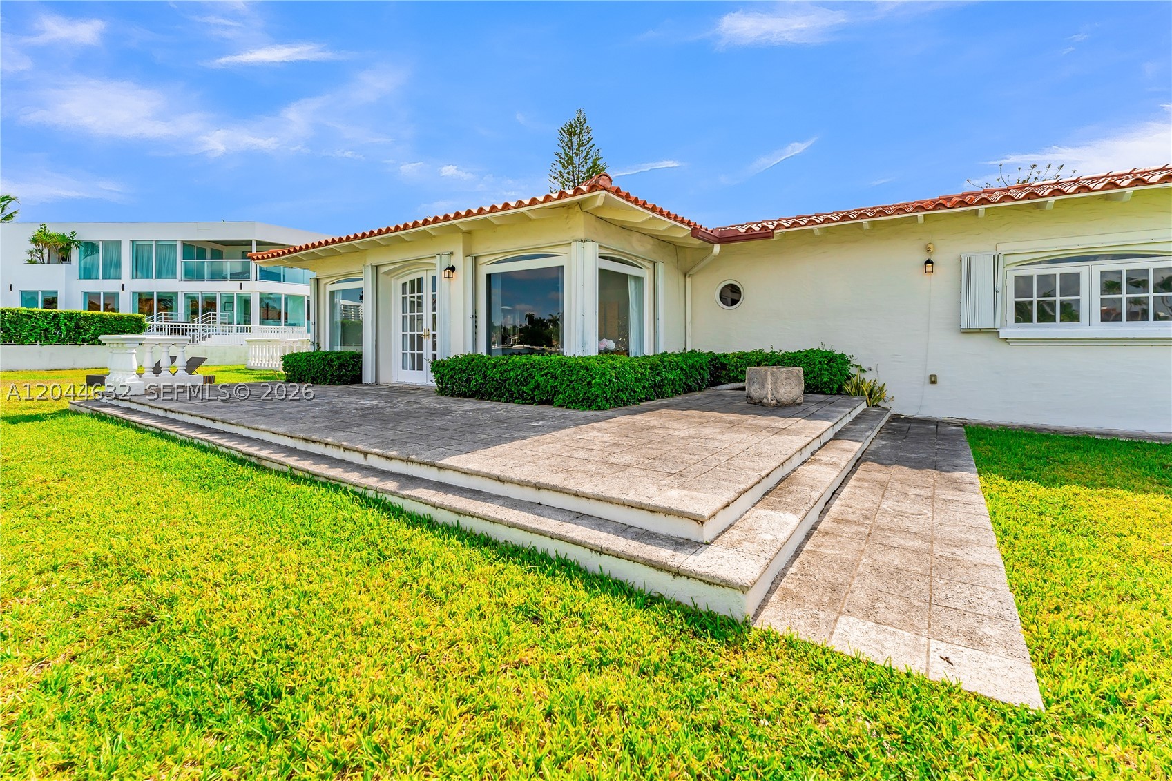 7500 W Treasure Dr, North Bay Village FL 33141