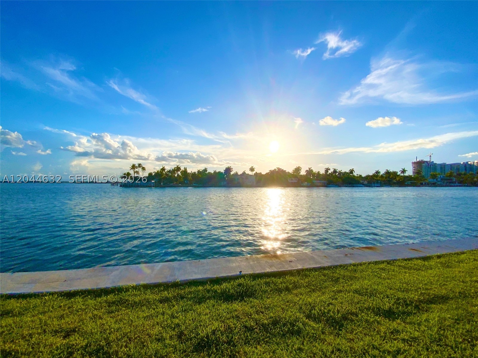 7500 W Treasure Dr, North Bay Village FL 33141
