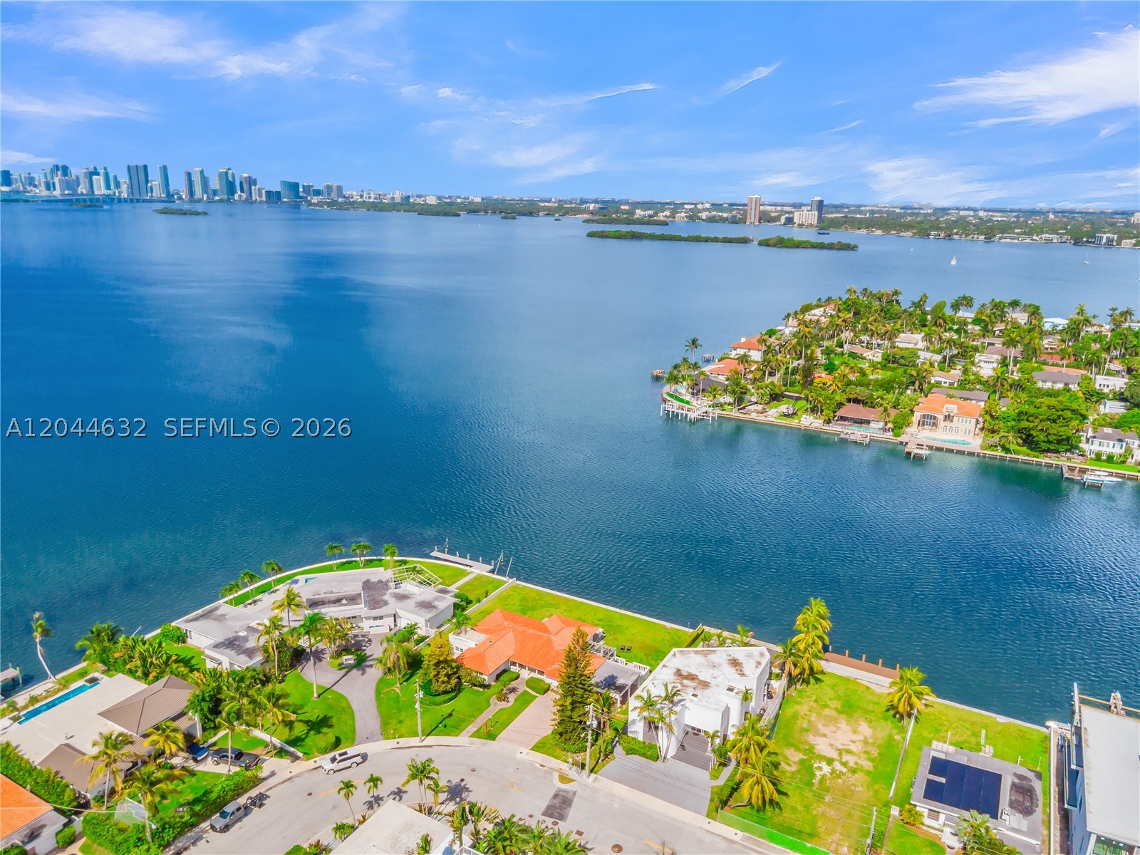 7500 W Treasure Dr, North Bay Village FL 33141