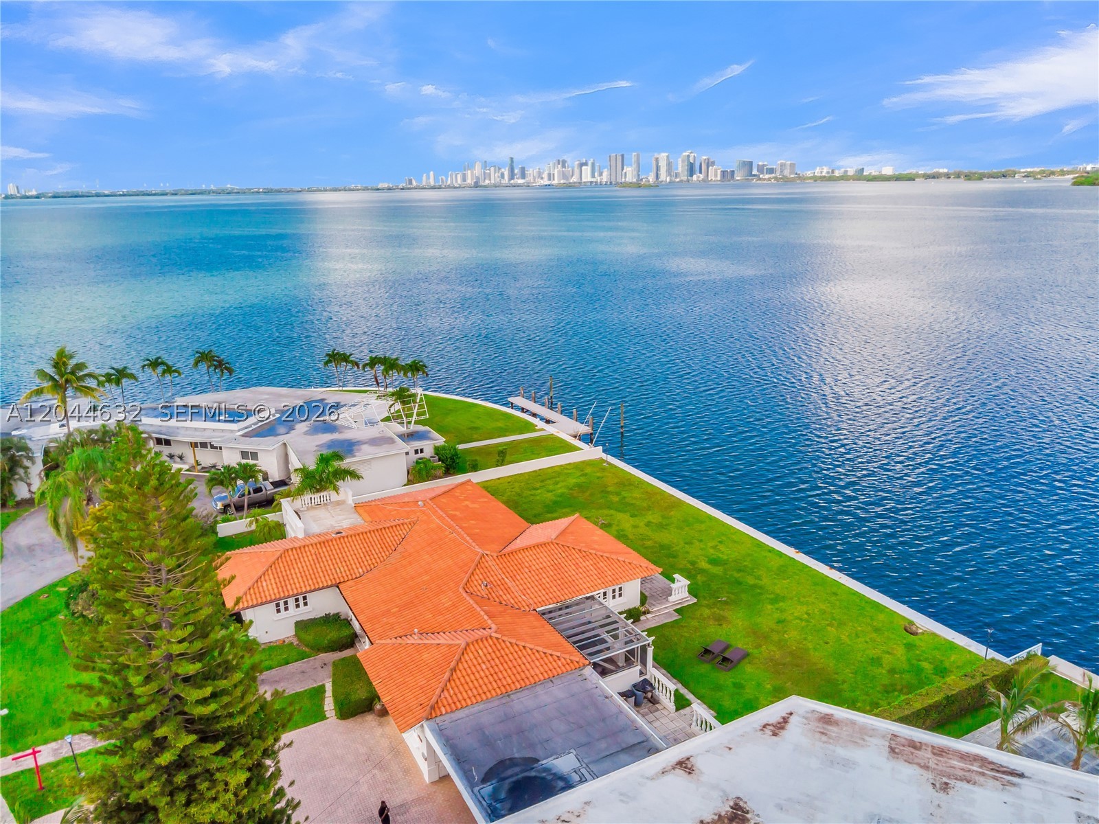 7500 W Treasure Dr, North Bay Village FL 33141