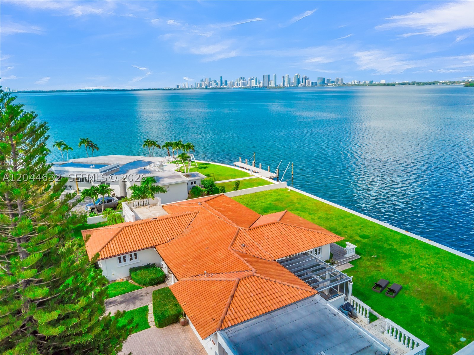 7500 W Treasure Dr, North Bay Village FL 33141